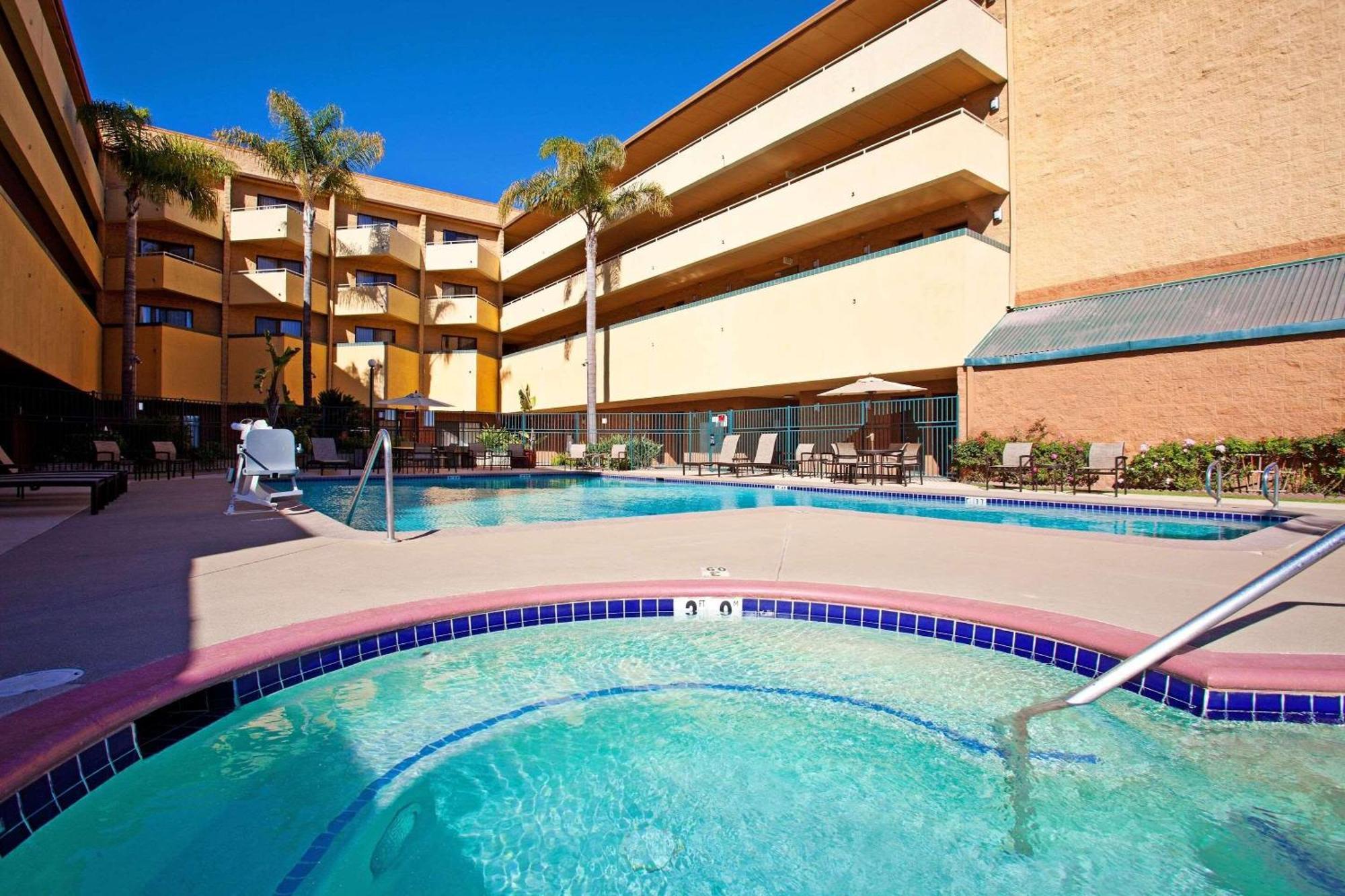 فندق سانتا ماريا، كاليفورنيافي  راديسون هوتل سانتا ماريا المظهر الخارجي الصورة